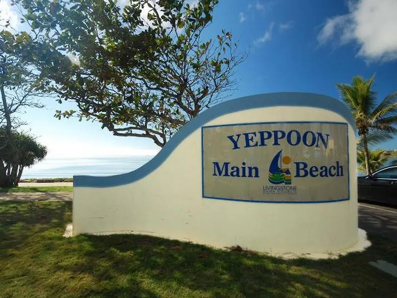 Yeppoon Surfside Motel 4*,